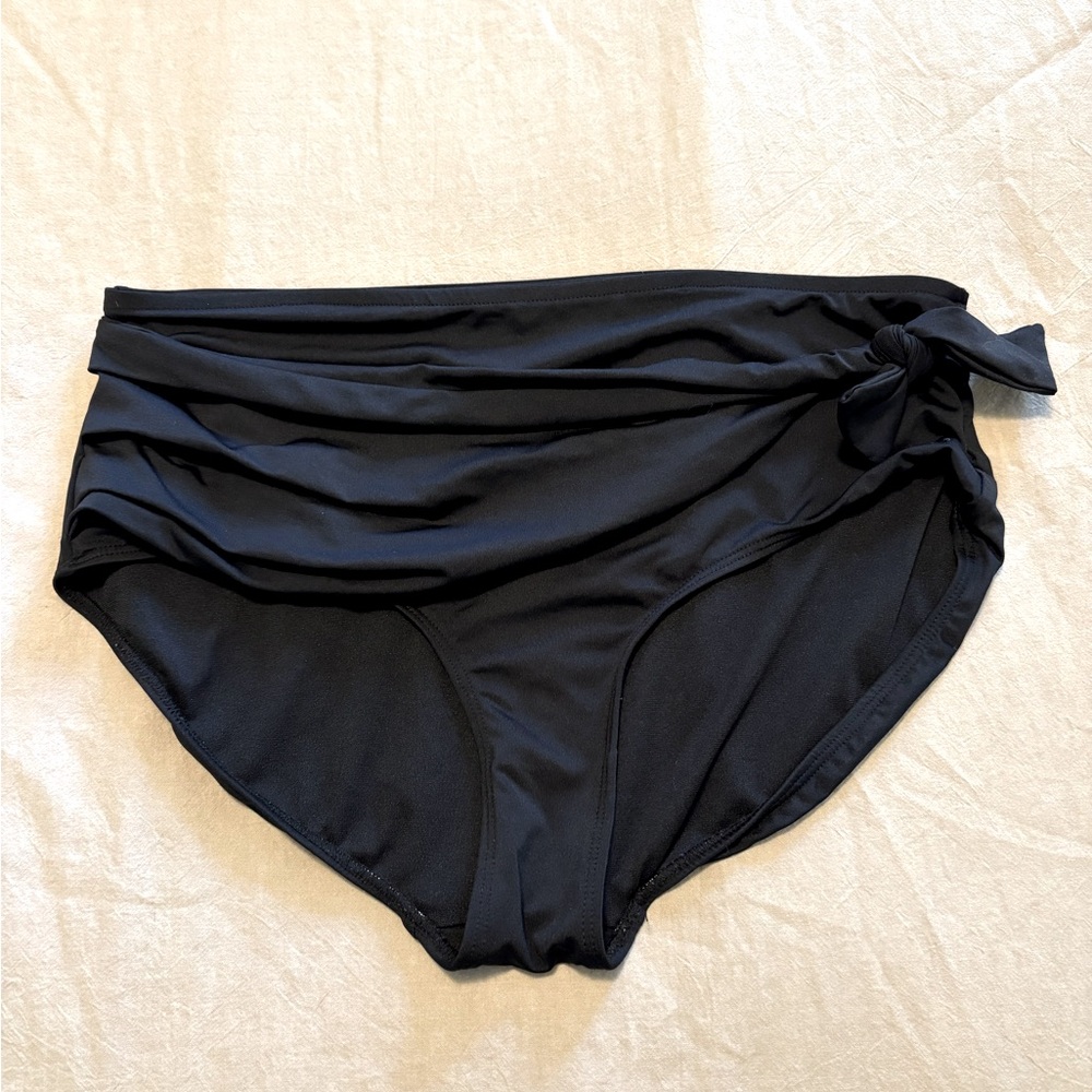 Albion Black Simone Bikini Bottoms Size Medium